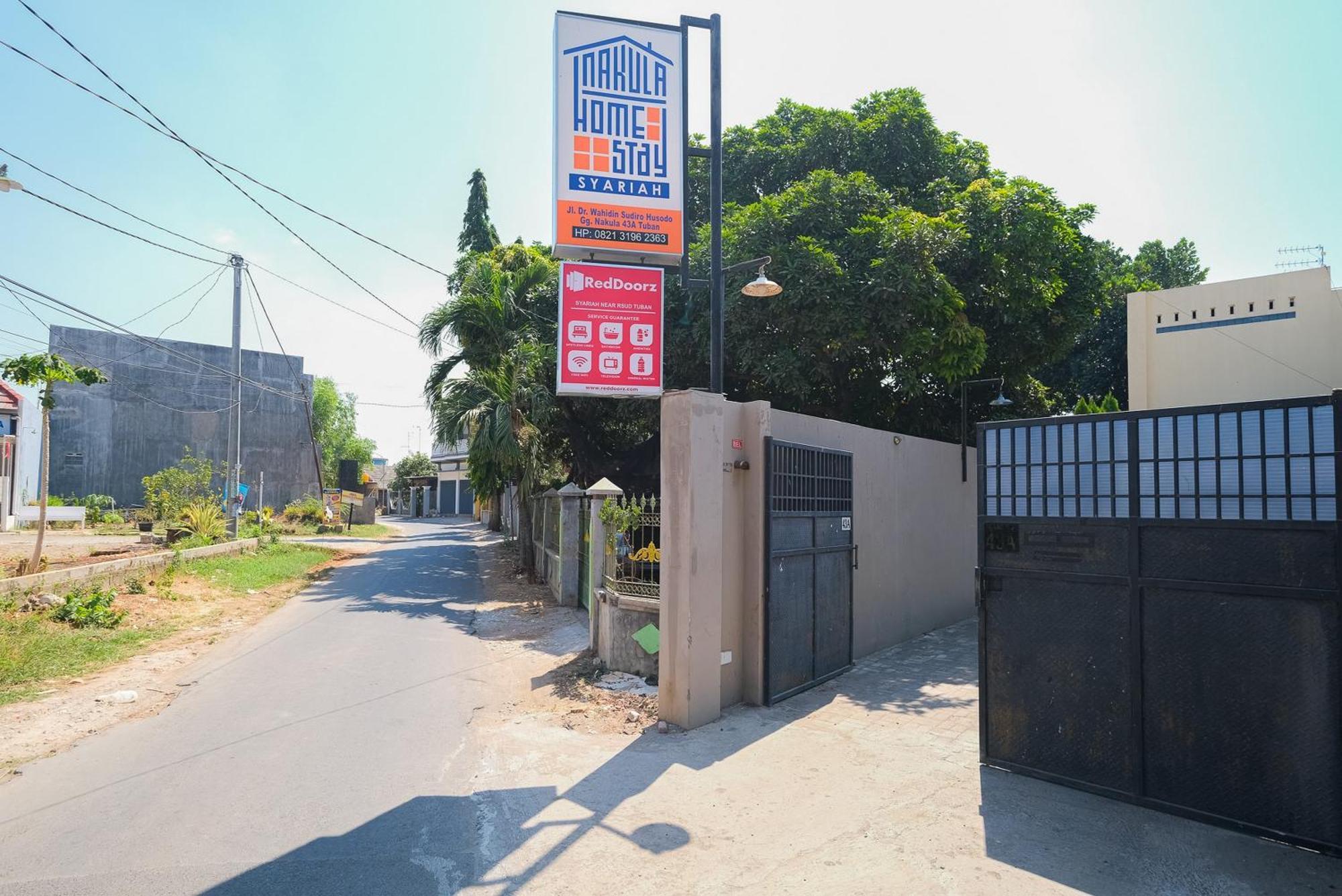 Reddoorz Syariah Near Rsud Tuban Hotel Exterior photo