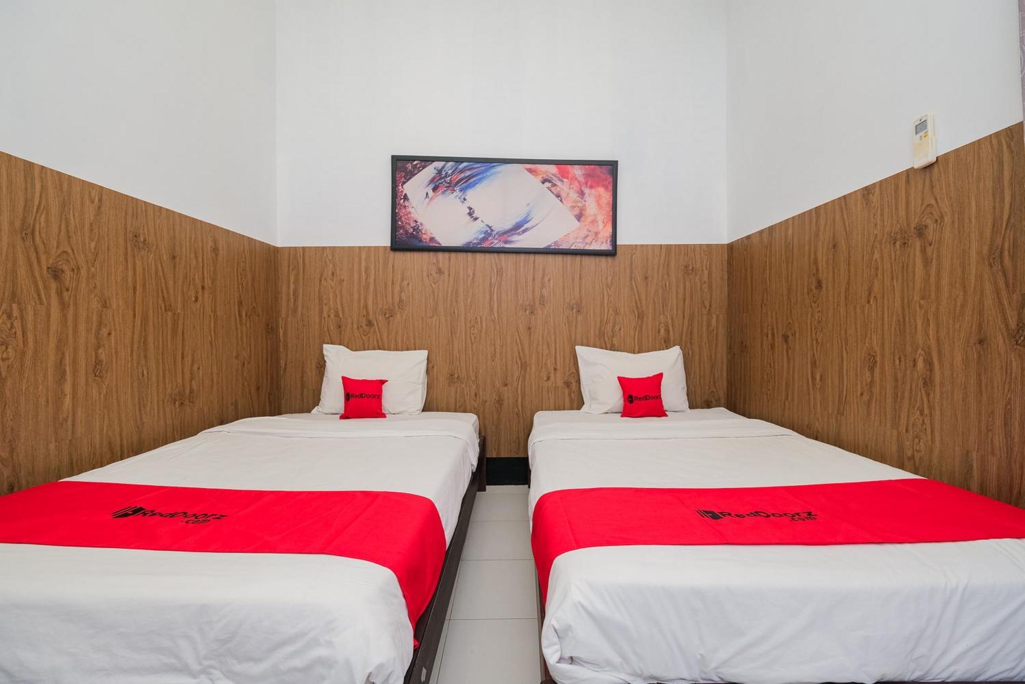 Reddoorz Syariah Near Rsud Tuban Hotel Exterior photo